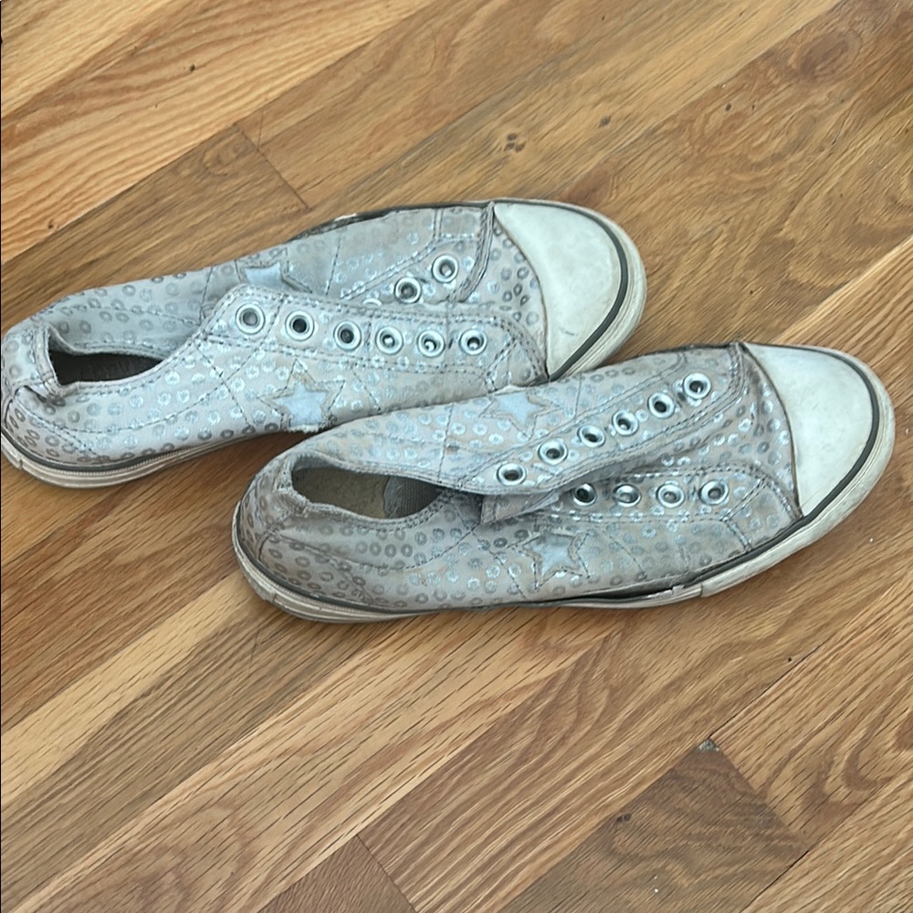 Converse Gray Low-Top Canvas Sneakers